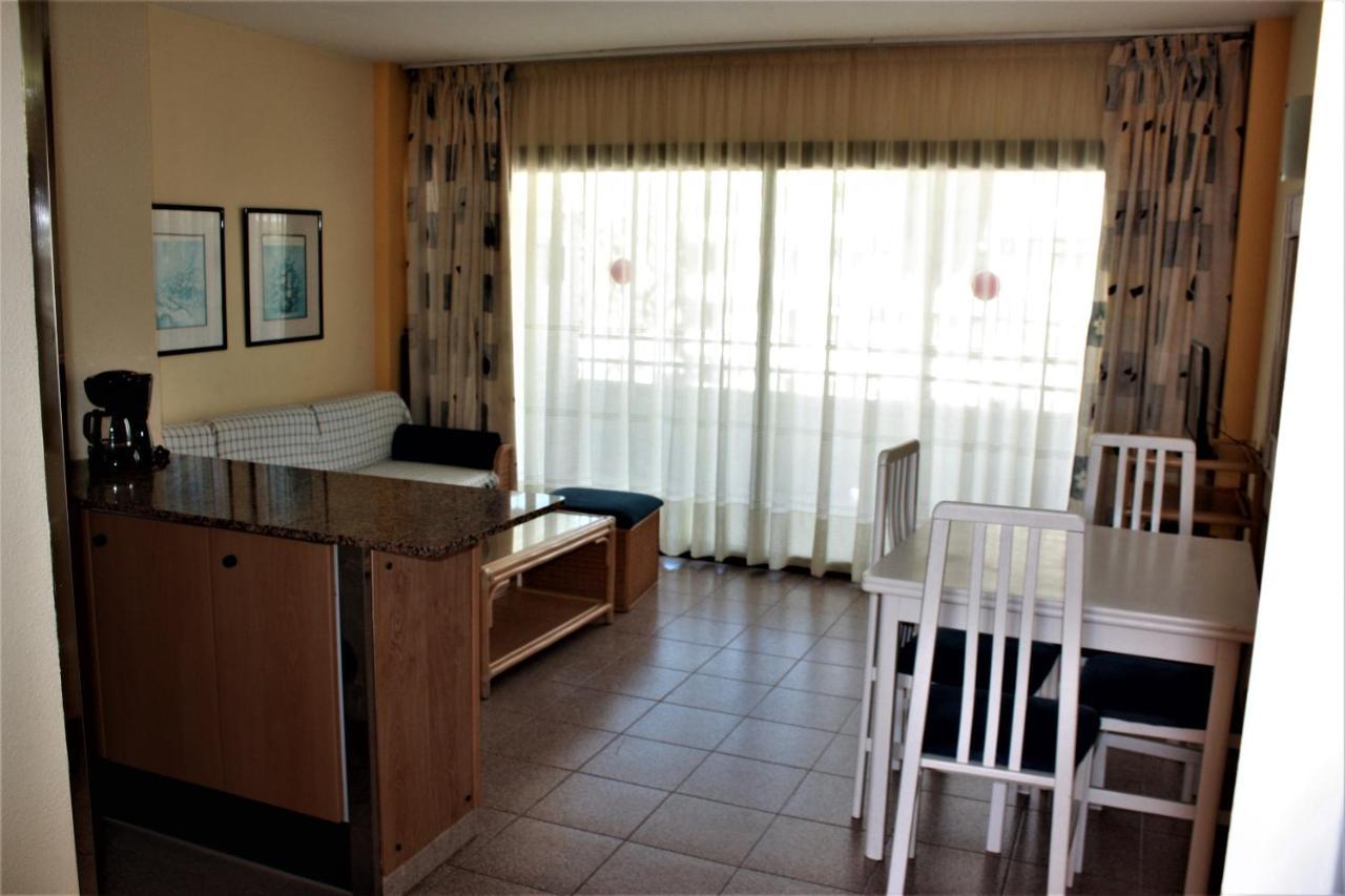 Apartamentos Aventura Салоу Екстериор снимка