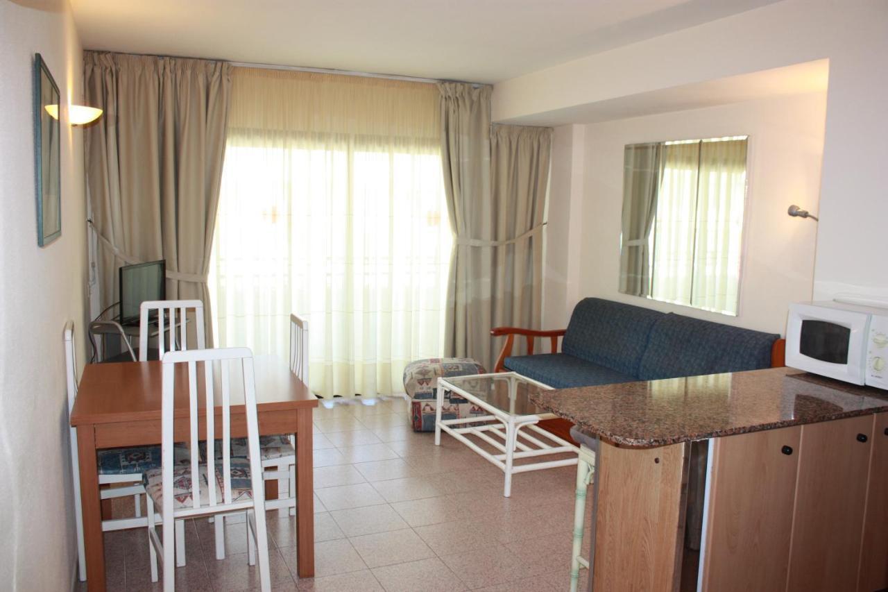 Apartamentos Aventura Салоу Екстериор снимка