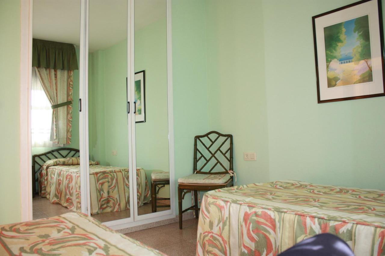 Apartamentos Aventura Салоу Екстериор снимка