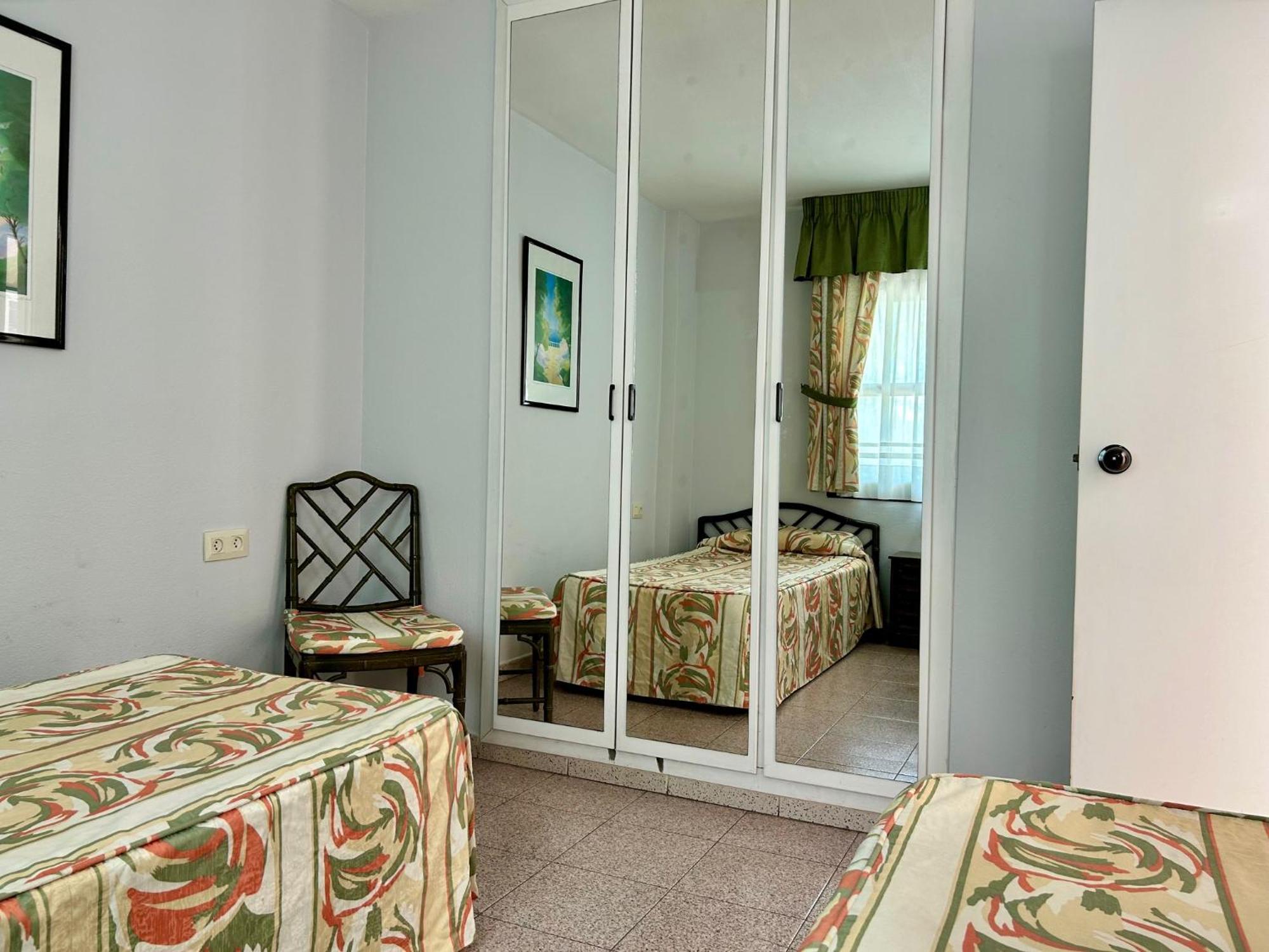 Apartamentos Aventura Салоу Екстериор снимка
