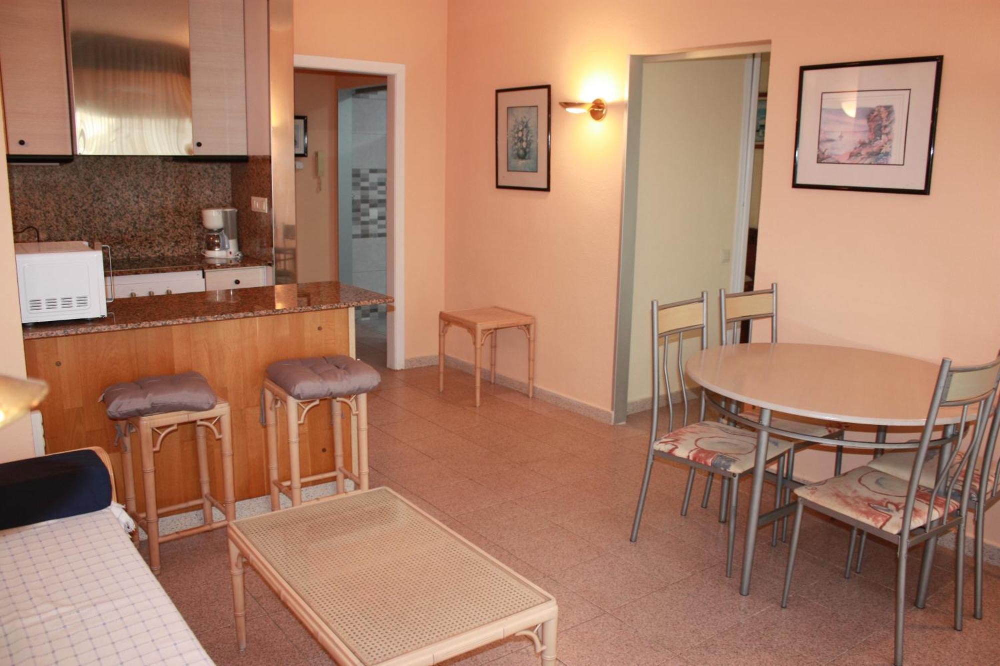Apartamentos Aventura Салоу Стая снимка