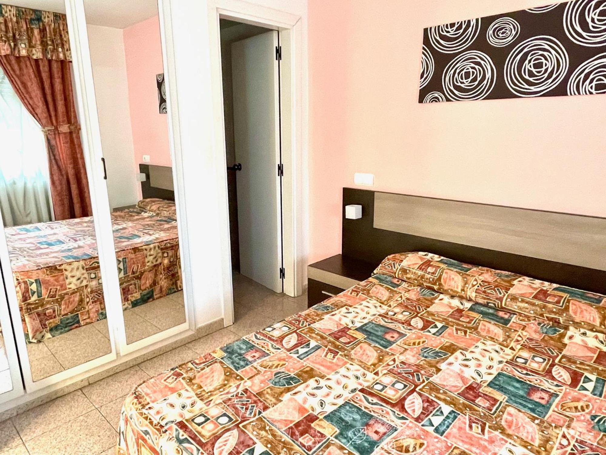 Apartamentos Aventura Салоу Екстериор снимка