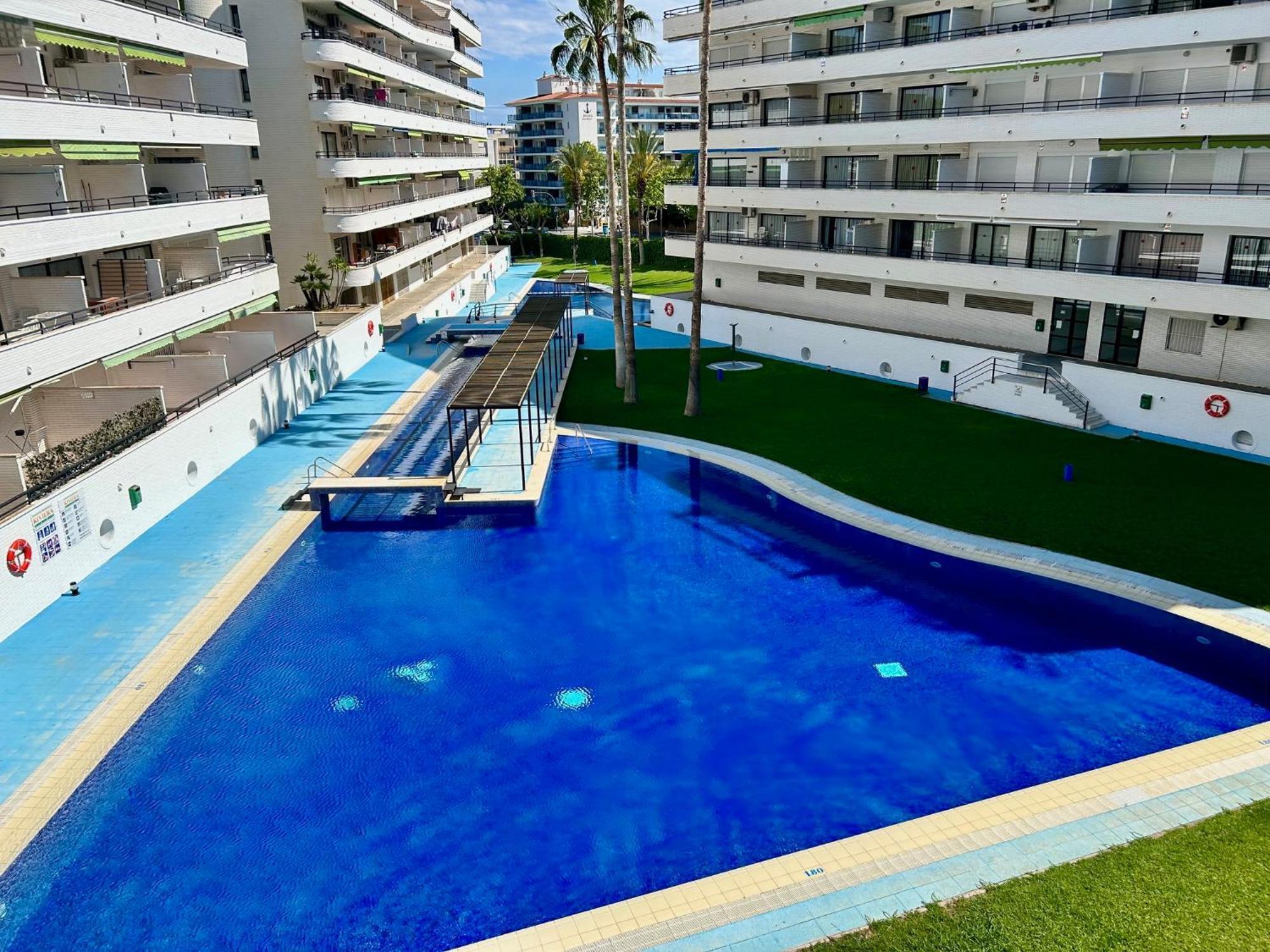 Apartamentos Aventura Салоу Екстериор снимка