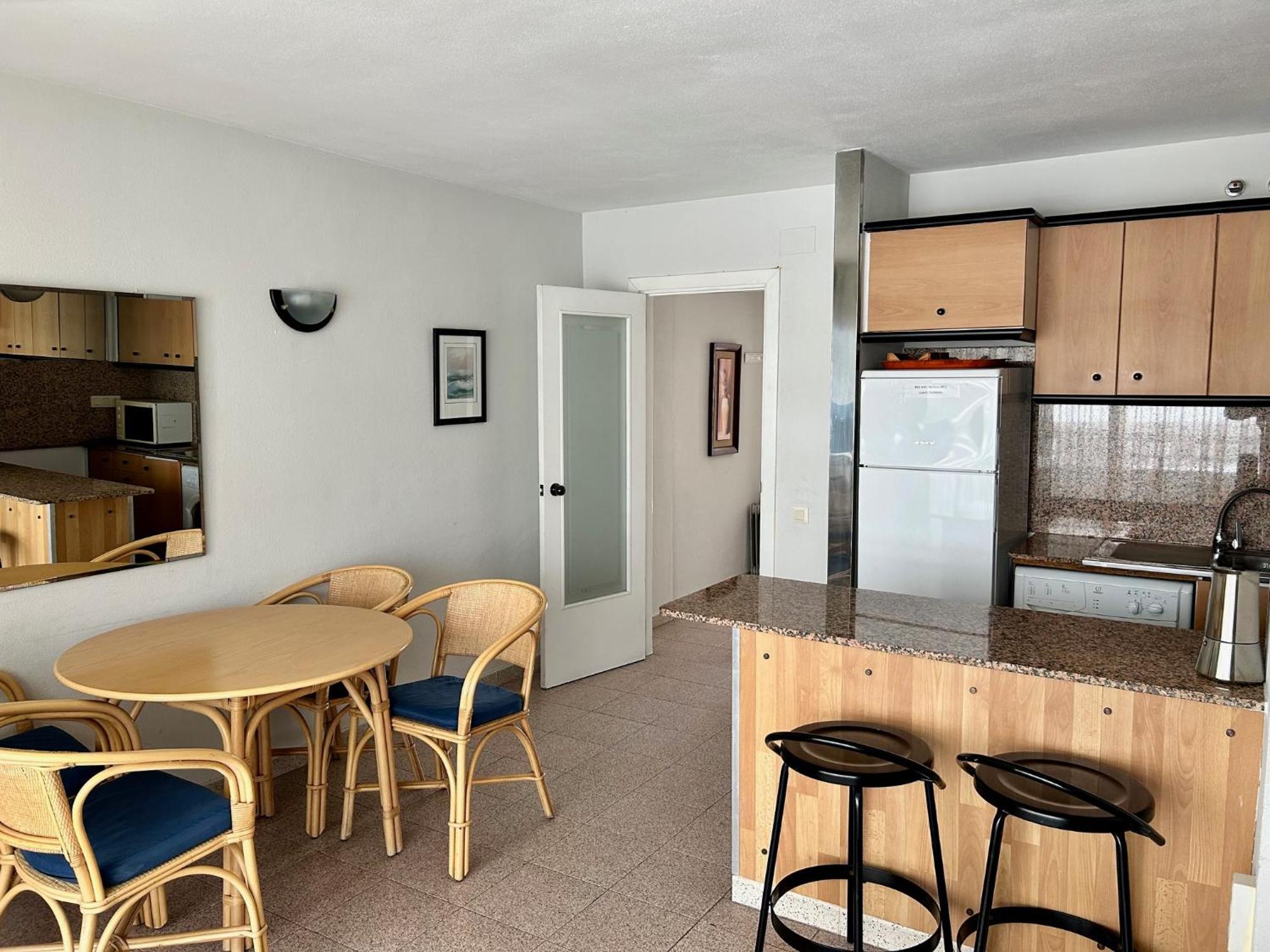 Apartamentos Aventura Салоу Екстериор снимка
