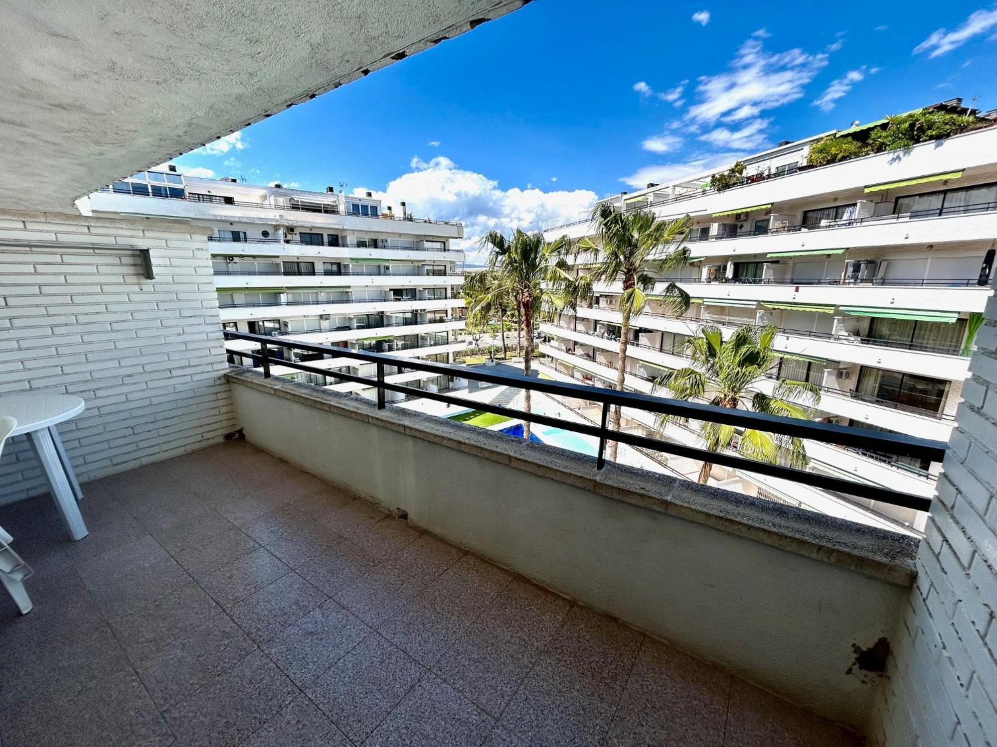 Apartamentos Aventura Салоу Екстериор снимка