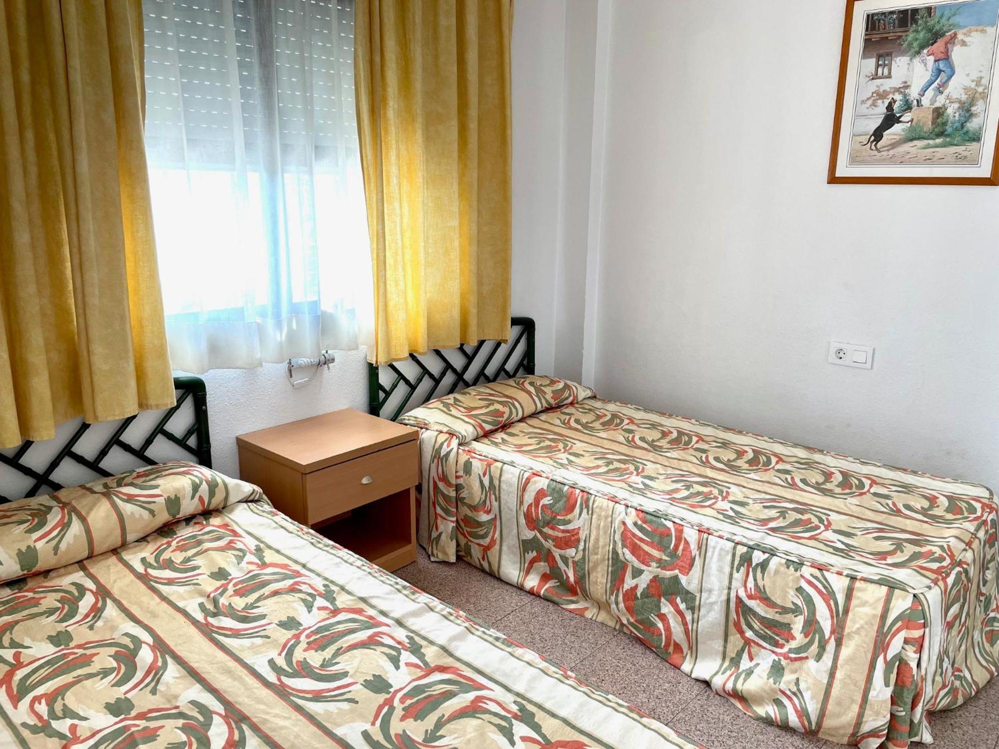 Apartamentos Aventura Салоу Екстериор снимка